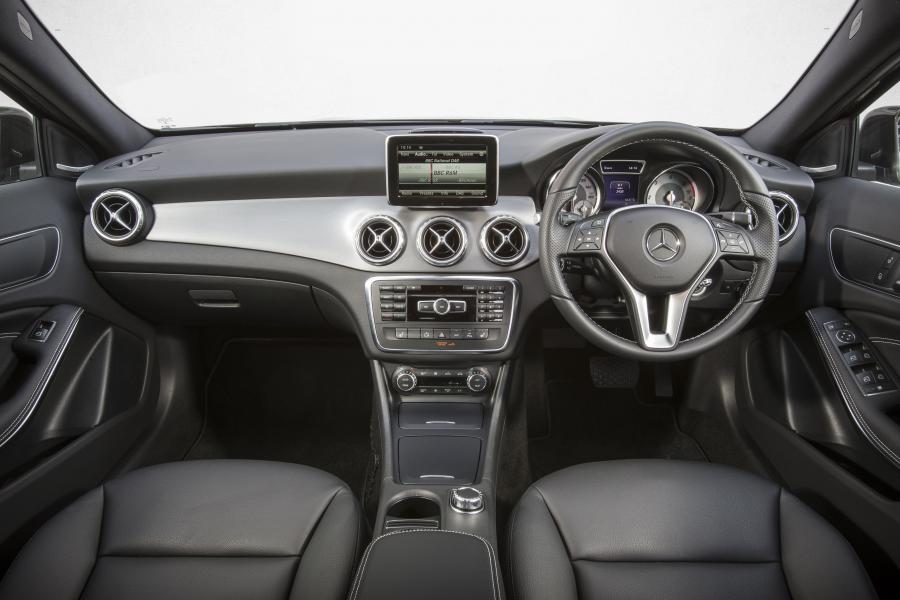  Mercedes-Benz GLA200 CDI 2014 года  (UK) (фото 37 из 46)